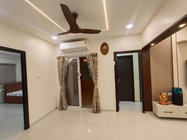 Rental | 3 BHK 1813 Sq.Ft. Apartment in Raheja Vistas
