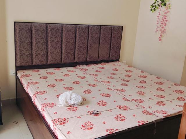 Rental | 3 BHK 1813 Sq.Ft. Apartment in Western Plaza