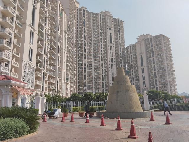 Rental | 3 BHK 1818 Sq.Ft. Apartment in DLF Regal Gardens