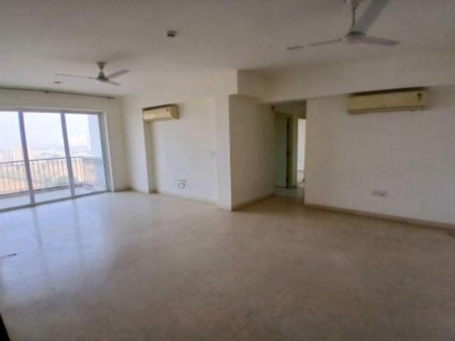 Rental | 3 BHK + 1818 Sq.Ft. Apartment in DLF Regal Gardens