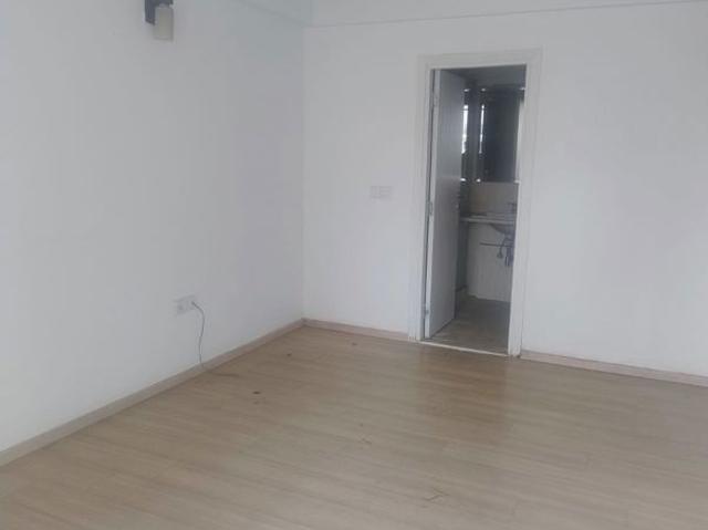Rental | 3 BHK 1820 Sq.Ft. Apartment in DLF Regal Gardens