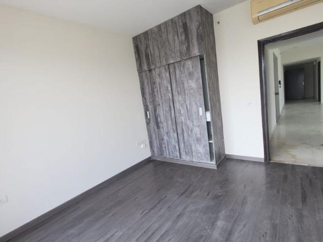 Rental | 3 BHK + 1950 Sq.Ft. Apartment in Emaar The Palm Drive The Premier Terraces