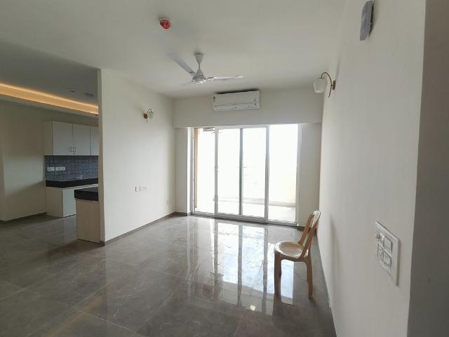 Rental | 3 BHK 1950 Sq.Ft. Apartment in Shree Vardhman Victoria