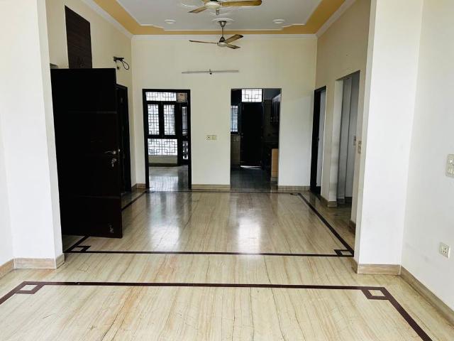 Rental | 3 BHK + 1963 Sq.Ft. Apartment in Kisan Tower