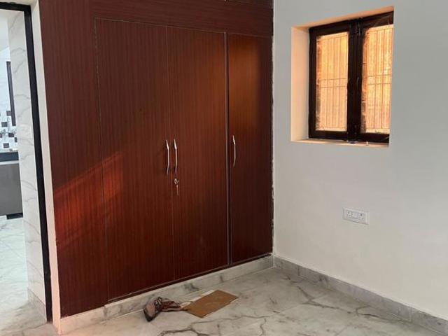 Rental | 3 BHK 197 Sq.Yd. Apartment in Sector 14 Dwarka