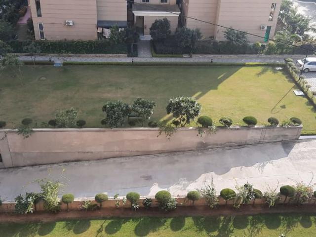 Rental | 3 BHK 1900 Sq.Ft. Apartment in ATS Golf Meadows
