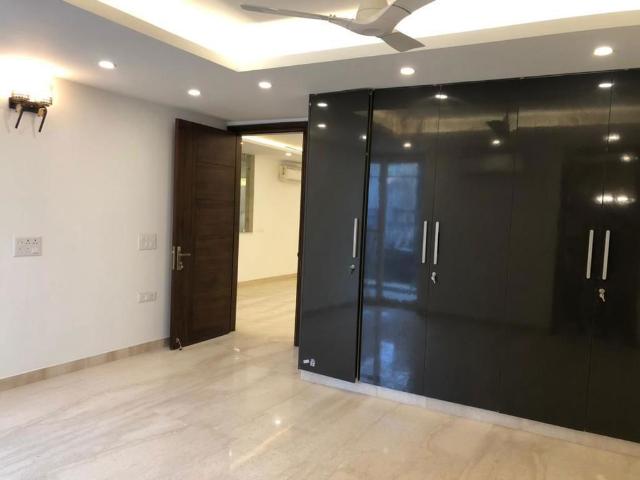 Rental | 3 BHK 1900 Sq.Ft. Apartment in Godrej Air Sector 85