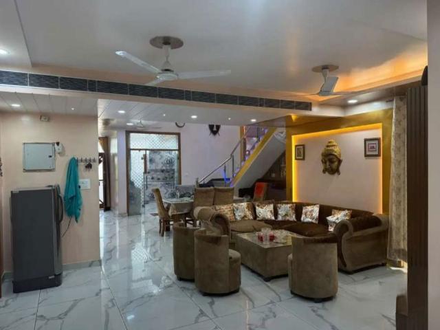 Rental | 3 BHK 1900 Sq.Ft. Apartment in Omaxe R2