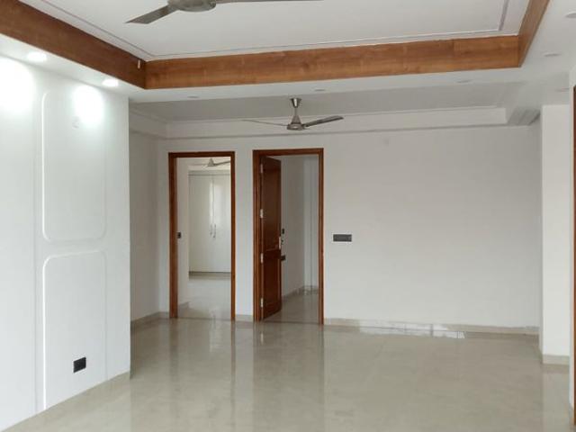Rental | 3 BHK 1900 Sq.Ft. Apartment in Oasis Apartments