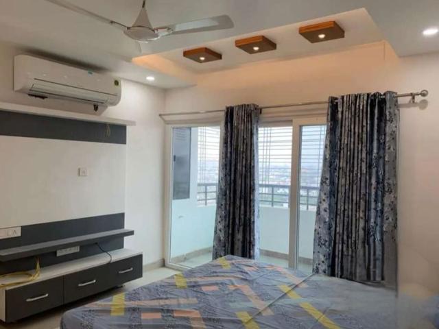 Rental | 3 BHK 1900 Sq.Ft. Apartment in Rohtas Vintage Apartment