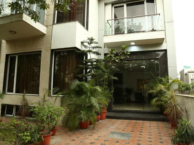 Rental | 3 BHK + 1900 Sq.Ft. Independent House in Sector 4
