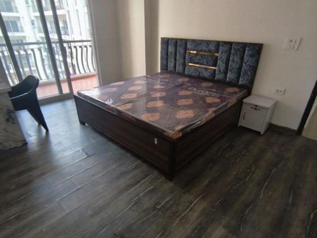 Rental | 3 BHK + 1910 Sq.Ft. Apartment in Antriksh Golf View