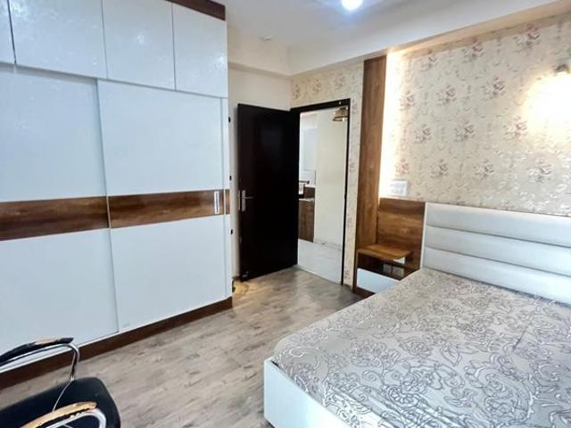 Rental | 3 BHK + 1910 Sq.Ft. Apartment in Antriksh Golf View