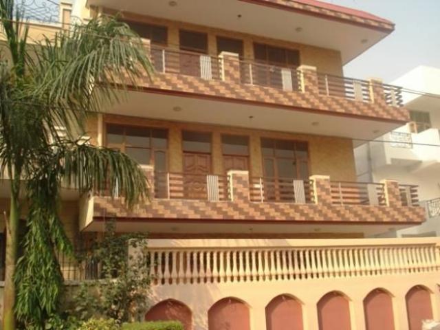 Rental | 3 BHK + 1917 Sq.Ft. Independent House in Sector 14