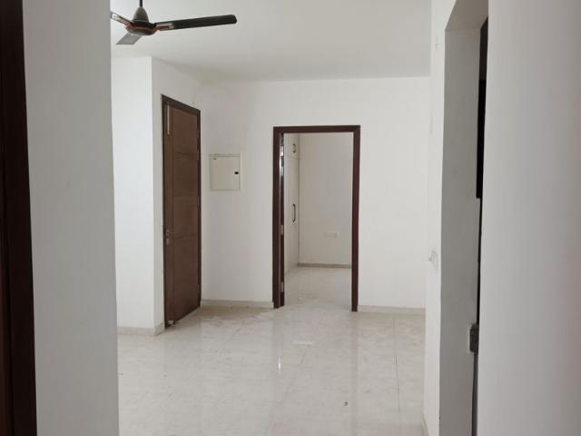 Rental | 3 BHK 1925 Sq.Ft. Apartment in Omaxe Royal Residency Faridabad
