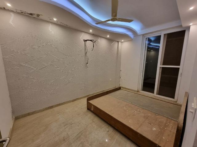 Rental | 3 BHK + 1925 Sq.Ft. Apartment in Omaxe Royal Residency Faridabad