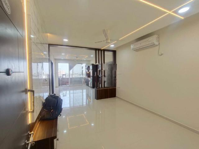 Rental | 3 BHK 1925 Sq.Ft. Apartment in Raheja Vistas