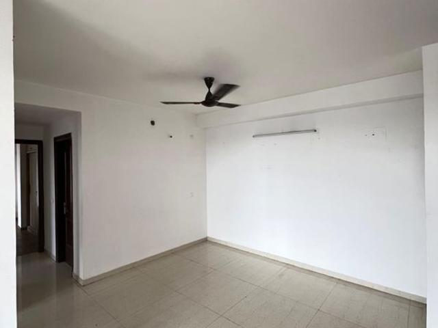 Rental | 3 BHK 1935 Sq.Ft. Apartment in Omaxe Royal Residency Faridabad