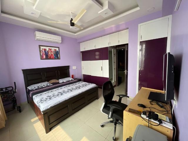 Rental | 3 BHK 2045 Sq.Ft. Apartment in Ajnara Grand Heritage Phase 2