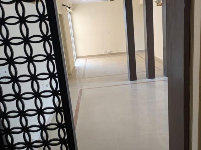 Rental | 3 BHK + 2061 Sq.Ft. Apartment in Orchid Petals