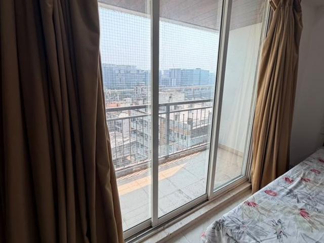 Rental | 3 BHK + 2000 Sq.Ft. Apartment in Dheeraj Insignia