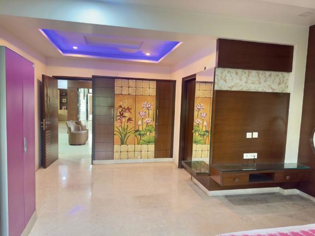 Rental | 3 BHK + 2000 Sq.Ft. Apartment in DSR Reganti
