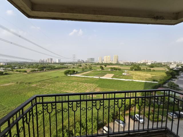 Rental | 3 BHK + 2000 Sq.Ft. Apartment in Indiabulls Centrum Park