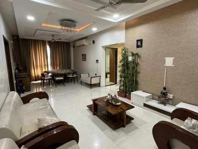 Rental | 3 BHK 2000 Sq.Ft. Apartment in Lunkad Orchids