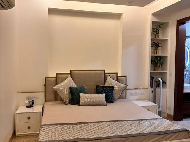 Rental | 3 BHK 2000 Sq.Ft. Apartment in South Extension II