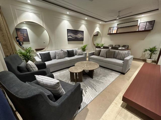 Rental | 3 BHK + 2000 Sq.Ft. Apartment in Safdarjung Enclave