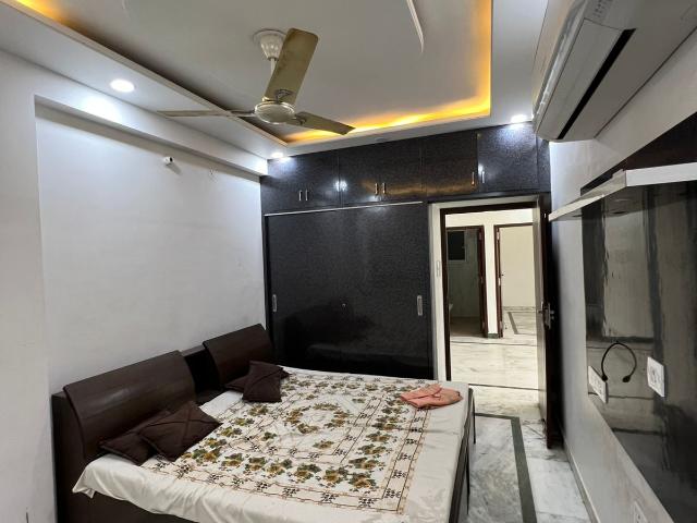 Rental | 3 BHK 2000 Sq.Ft. Apartment in Vardhman Western Heights