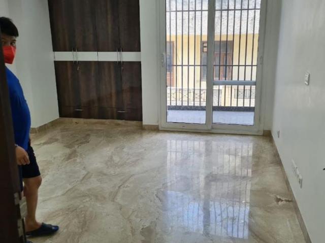 Rental | 3 BHK 200 Sq.Mt. Apartment in Sector 52