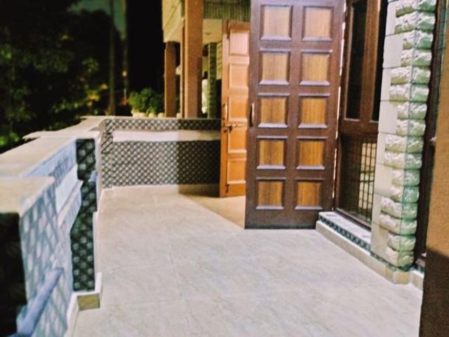 Rental | 3 BHK 200 Sq.Mt. Independent House in Sector 15A