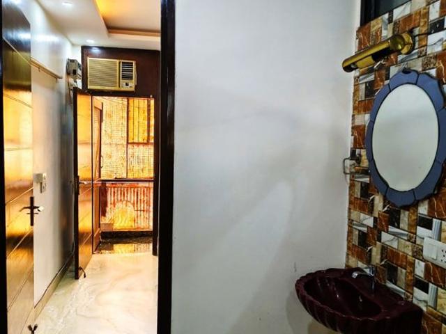 Rental | 3 BHK 200 Sq.Ft. Apartment in Shivalik Colony