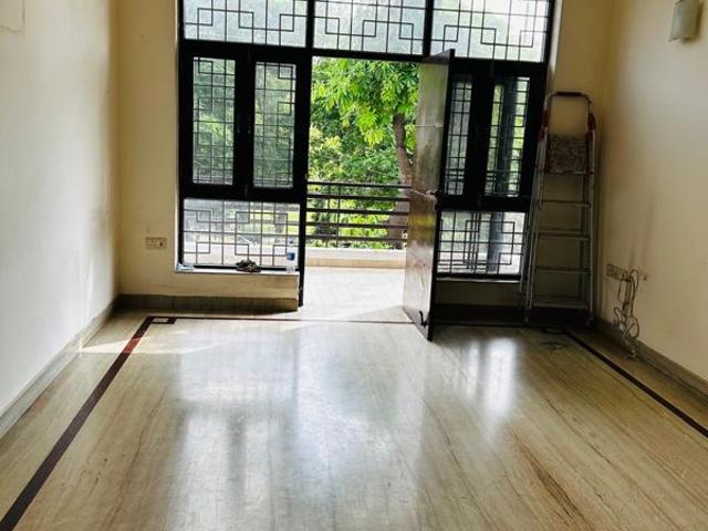 Rental | 3 BHK 200 Sq.Ft. Independent House in Sector 52