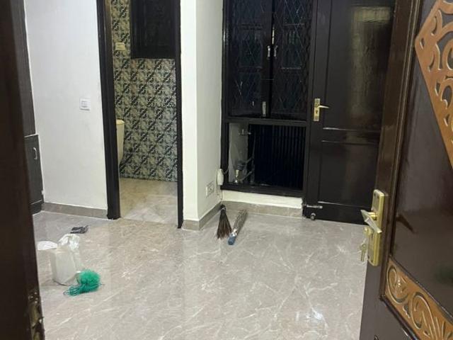 Rental | 3 BHK 200 Sq.Yd. Apartment in Green Park Extension