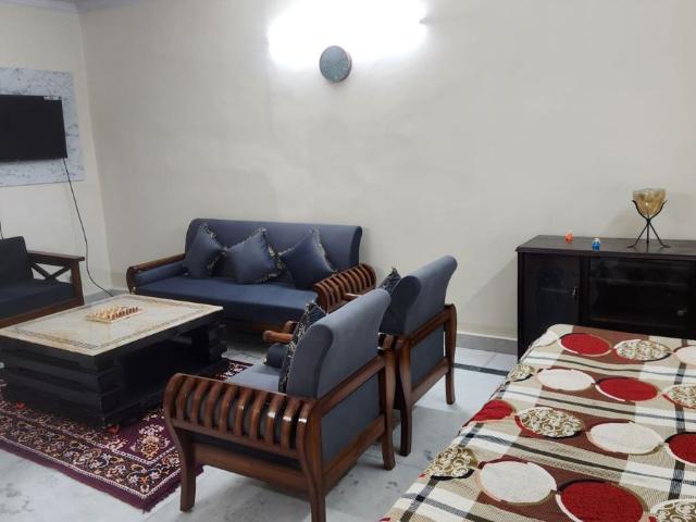 Rental | 3 BHK 200 Sq.Yd. Apartment in Kalkaji