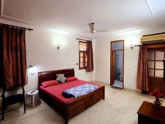 Rental | 3 BHK 202 Sq.Yd. Apartment in Malviya Nagar