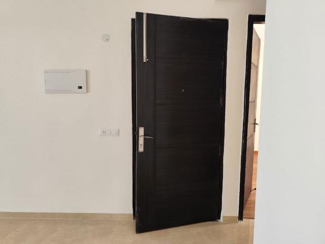 Rental | 3 BHK 2032 Sq.Ft. Apartment in M3M Skywalk