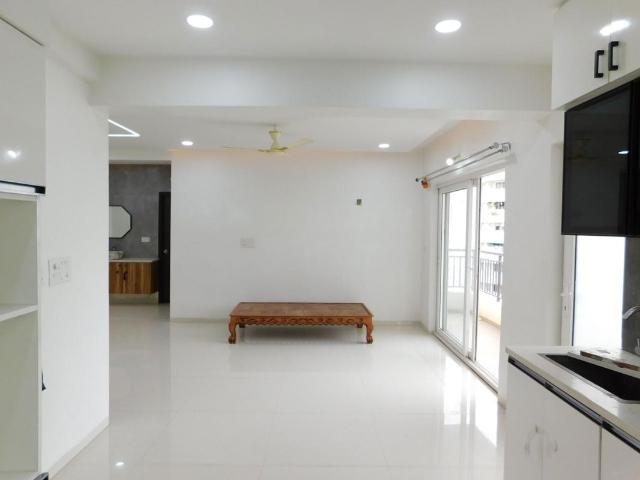Rental | 3 BHK 2036 Sq.Ft. Apartment in Aakriti Miro