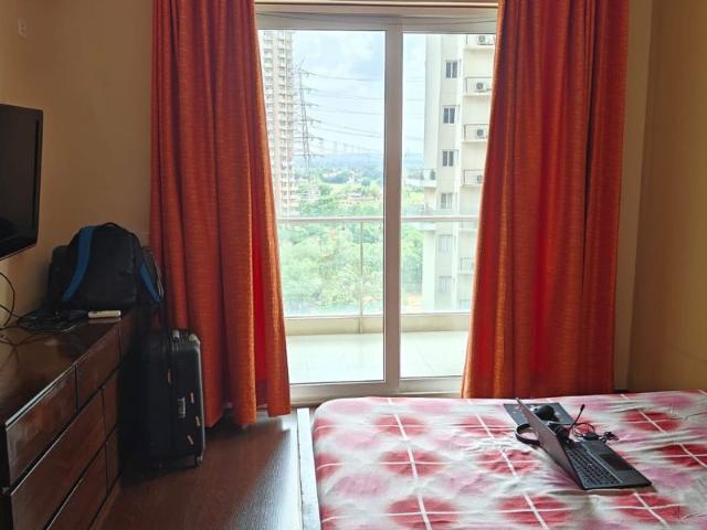 Rental | 3 BHK + 2150 Sq.Ft. Apartment in Paras Irene