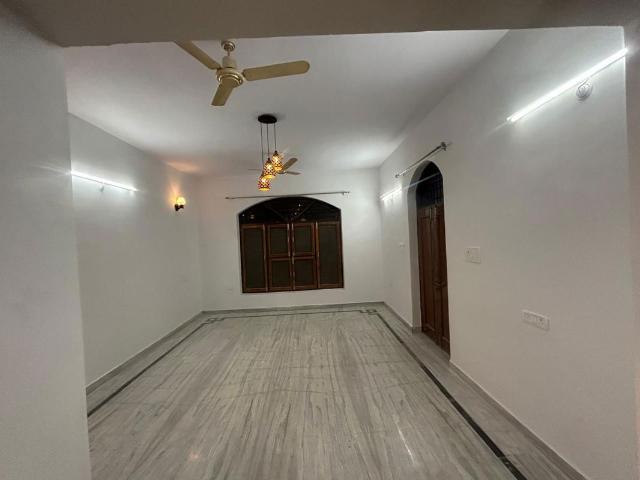 Rental | 3 BHK + 2150 Sq.Ft. Independent House in Vineet Khand 6