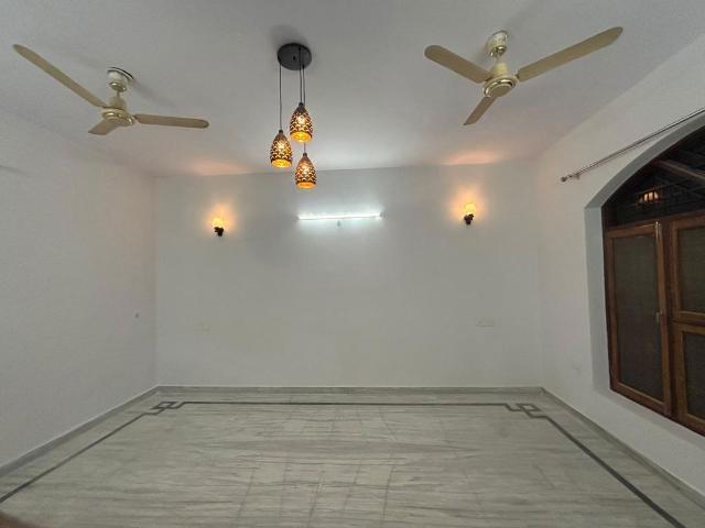 Rental | 3 BHK 2152 Sq.Ft. Independent House in Gomti Nagar