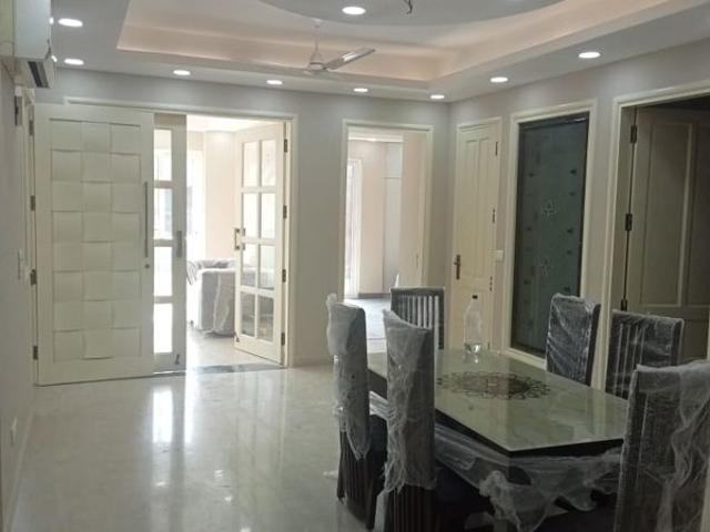 Rental | 3 BHK 217 Sq.Ft. Apartment in Defence Colony