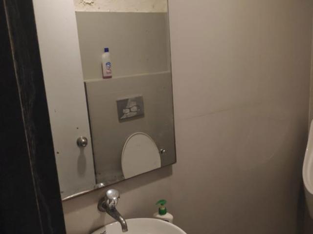 Rental | 3 BHK 217 Sq.Yd. Apartment in Defence Enclave Noida