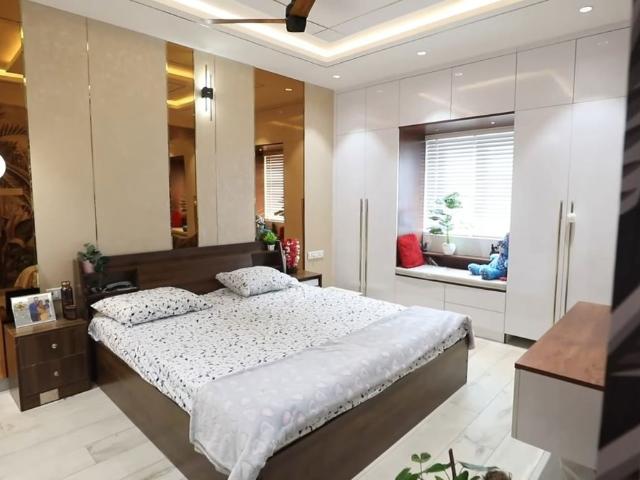 Rental | 3 BHK + 2100 Sq.Ft. Apartment in Amigo United Avenues