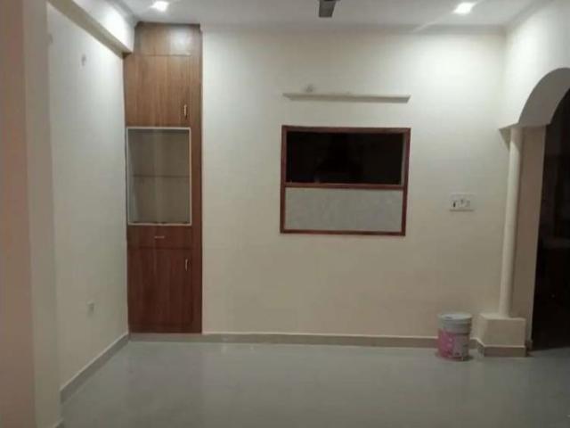 Rental | 3 BHK 2100 Sq.Ft. Apartment in Gomti Nagar