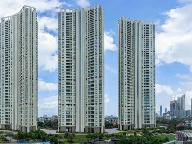 Rental | 3 BHK 2100 Sq.Ft. Apartment in K Raheja Vivarea