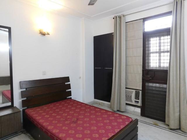 Rental | 3 BHK 210 Sq.Yd. Apartment in Vasant Kunj