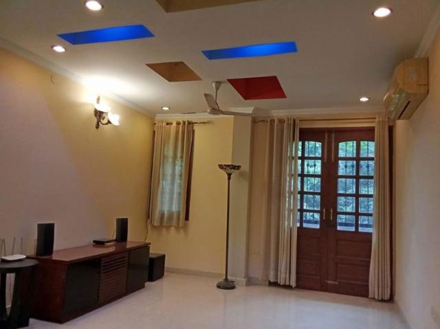 Rental | 3 BHK + 2250 Sq.Yd. Apartment in Greater Kailash II